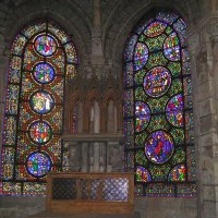  Basilique Saint Denis – chapelle rayonnante Saint Cucuphas, la quasi totalité des vitraux datent de la restauration de Viollet-le-Duc.
