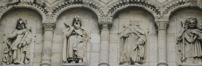 Basilique de Saint-Denis - détail de la façade occidentale saint denis 2