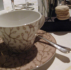 Castel Marie-Louise - infusion et macaron castel_marie_louise
