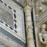 Détail de la fenêtre précédente -  marqueteries de marbres 
