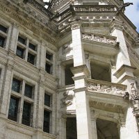 Château de Blois –  l’aile François Ier – l’escalier Renaissance vue latérale.