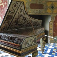 Château de Blois –  l’aile François Ier - la Galerie de la Reine : le clavecin (1572) de Giovanni Antonio Baffo remanié au XIXe siècle par Leopoldo Franciolini.
