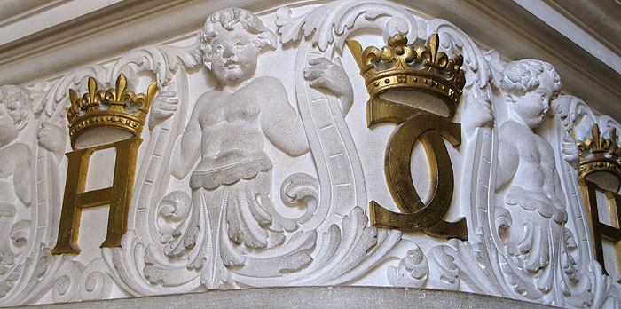 Cheminée de Jean Goujon (détail) - chambre Diane de Poitiers - Chenonceau chenonceau cheminee jeau goujon