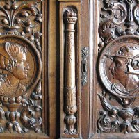 Chenonceau - Le Cabinet Vert - cabinet italien XVIème siècle - détail des portes sculptées