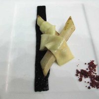  Scorsonere rôti, pâte de truffe et peau de crème de muscade 