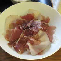 Les charcuteries finement tranchées. Irrésistible !