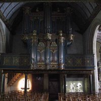 Eglise Saint Germain de Pleyben - les orgues et le buffet d'orgue - statues de saint Antoine (à gauche) et de saint Herbot ( à droite) - 