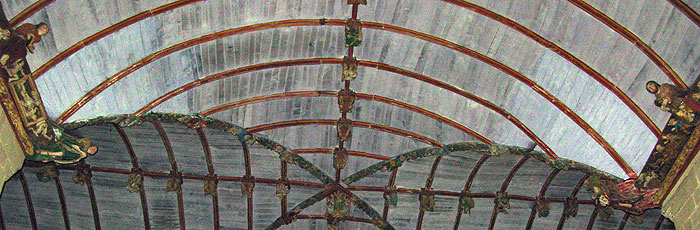 Pleyben - église Saint Germain - les sablières de la nef pleyben 3