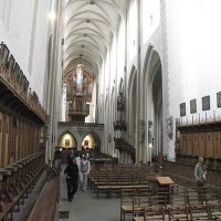 St. Jacobskirche, la nef côté ouest. Au fond, la tribune et l'orgue (1968)