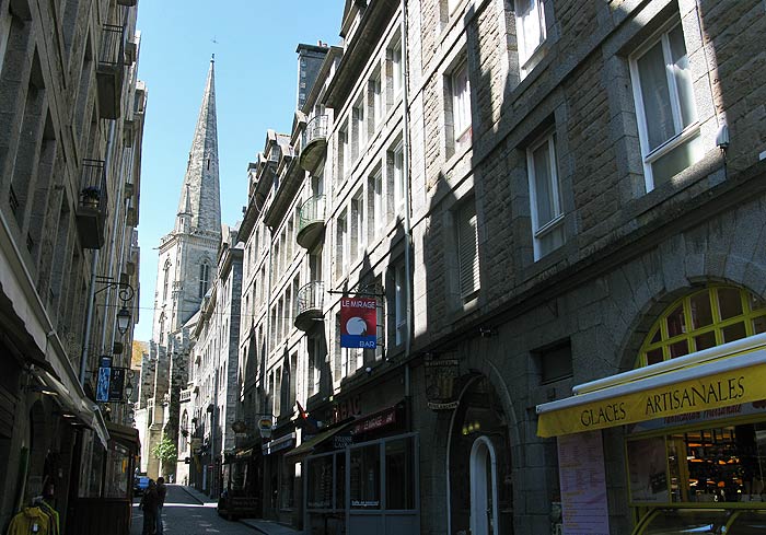 Saint-Malo Grand Rue & cathédrale Saint-Vincent st malo cathedrale