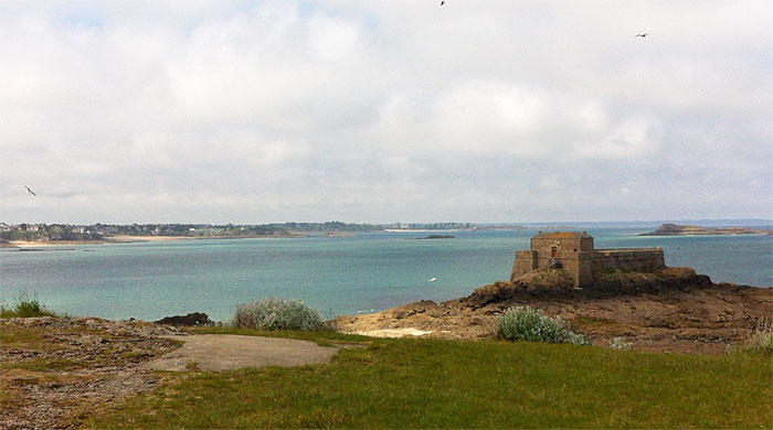 panoramique Saint Malo du Petit Bé au Fort National grand be video