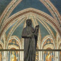 Vérone – San Zeno Maggiore – le Christ, figure centrale de l’iconostase et la voûte gothique de la chapelle principale.