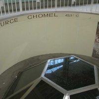  Le Hall des Sources. La source Chomel. Les sources de Vichy sont chaudes. La plus fraîche est la Célestins : 22 degrés.